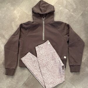 Vuori Women’s Cropped Half-Zip Hoodie with Printed Leggings-Brown/Mauve Sz Small
